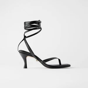 ZARA BLACK LEATHER SQUARE TOE THONG STRAPPY SANDALS HEELS SZ 41 US 10 SOLD HTF - Picture 1 of 6