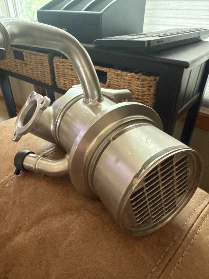 Труба охладителя EGR от оригинального производителя No04L131521G. - Изображение 1 из 4