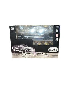 Testors 1:24 Ultra Detail Platinum Series Mustang Mach 1 Silver/Black Metal Kit - Image 1 of 4