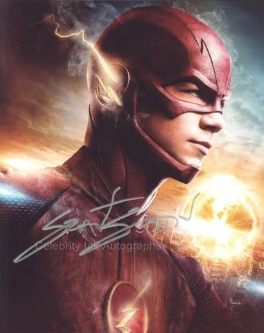 GRANT GUSTIN as Barry Allen / The Flash GENUINE SIGNED AUTOGRAPH Cover