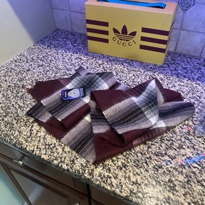 WOOLMARK 100% Pure Virgin Lambswool Maroon Plaid Winter Scarf Made in Uruguay - Picture 1 of 9