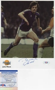 JOHN WARK IPSWICH, LIVERPOOL & SCOTLAND SIGNED OFFICIAL ACTION PHOTO PSA - Foto 1 di 1