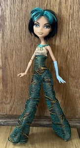 Monster High Skull Shores Muñeca Cleo De Nile con Brazo Azul Traje de Baño Pantalones 2012 LEER - Imagen 1 de 8