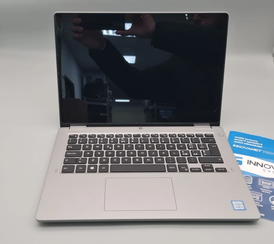 Dell Latitude 3310 2-in-1 - i3-8145U - 8GB RAM - 256GB SSD - 13.3" FHD Touch - Immagine 1 di 4