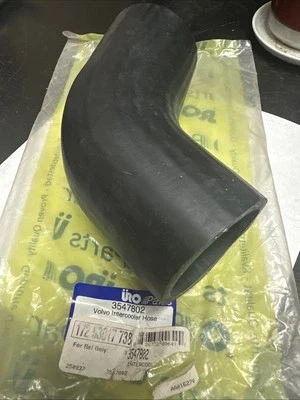 Шланг интеркулера детали URO 3547802 740 1992, 940 1992-95 - Изображение 1 из 3