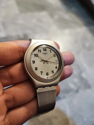 全新 Swatch Irony YGS4032 不锈钢银色网状表带 • 瑞士石英 • 罕见 — 第 1/4 张图片