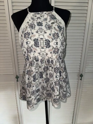 Женский топ с бретелью через шею Maurices с цветочным узором размер L с подсветкой и плавным освещением в виде замочной скважины - Изображение 1 из 4