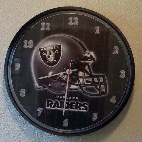 Oakland Raiders NFL PK Products 11" Round Clock VTG 1990's Cover