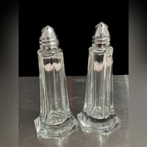 Vintage Clear Glass Salt and Pepper Shaker Set - Picture 1 of 3