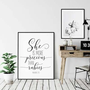 Ella es más preciosa que los rubíes, Proverbios 3:15, versículo bíblico arte de pared imprimible - Imagen 1 de 3