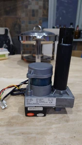 Reebok ZR8 incline motor - Picture 1 of 3