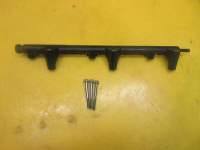 OEM 06 YAMAHA GP1200R WAVERUNNER INYECTOR INYECCIÓN RIEL COMBUSTIBLE TUBO CONJUNTO Y PERNOS  Foto 1 de 4