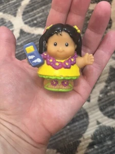 Mattel Fisher Price Little People Girl Tourist Hawaii Lei Mobile Phone 2005 - Picture 1 of 8