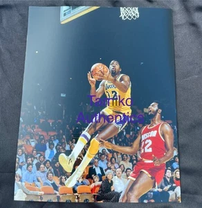 LAKERS MAGIC JOHNSON #5 11" x 14" UNSIGNIERTES FOTO - Bild 1 von 1