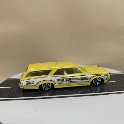 Hot Wheels HW City Works #111 2010 personalizado 1966 GTO vagón amarillo 3/10 con 5 velocidades casi nuevo Foto 1 de 4