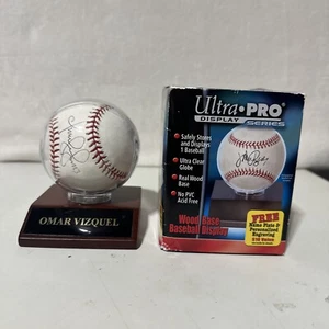 Omar Vizquel Signed Autographed Rawlings Ultra Pro Display Series Baseball - Picture 1 of 4