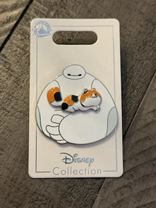 NUEVO Prendedor Disney Big Hero 6 Baymax Mochi Gato Parques Prendedores Edición Abierta Parques - Imagen 1 de 2