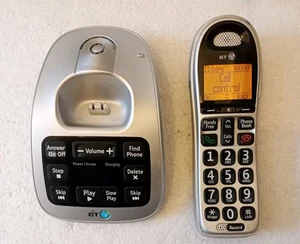 Téléphone sans fil gros bouton BT 4500 avec répondeur et bloqueur d'appels nuisibles - Photo 1/8