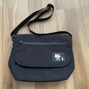 HELLO KITTY Kawaii Black shoulder bag Sanrio Genuine clean - Picture 1 of 12