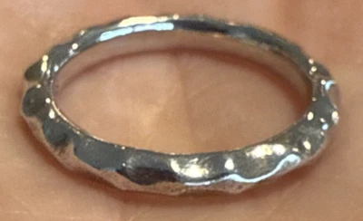 Anillo Michael Dawkins Tailandia Banda Talla 7 Martillado 3.6g Foto 1 de 4