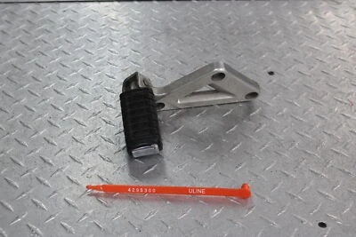 1984 HONDA SHADOW 700 VT700C ЛЕВЫЙ ЗАДНИЙ ПАССАЖИРСКИЙ НОЖНОЙ КОЛЫШЕК - Изображение 1 из 4