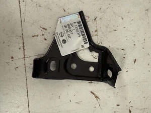 GENUINE OPEL Vauxhall Astra J Front Left Wing Fender Bracket Genuine 13302329 - Picture 1 of 3