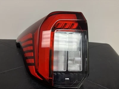 Lámpara trasera LED del lado izquierdo del conductor OEM 2025 Ford Explorer, Police RB5Z-13405-A Foto 1 de 4