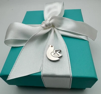 Tiffany & Co. Lovey Dovey Dije para Colgante o Pulsera Plata de Ley 925 Foto 1 de 4