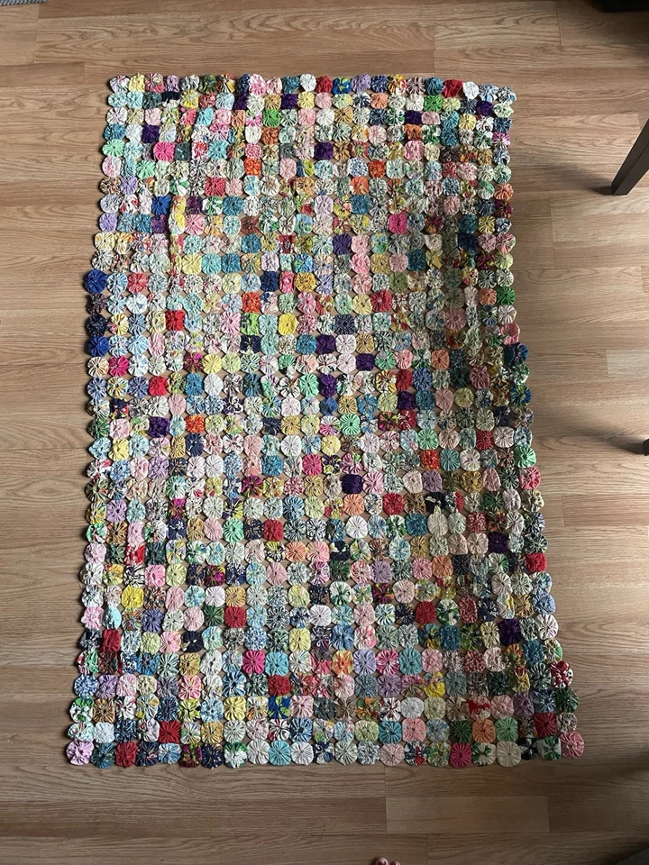 古董手工棉Yo-Yo被子/被套多色64英寸X43英寸复古抛物线 — 第 1/4 张图片