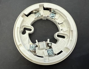 £3.60 inc vat, 6000PLUS/BASE Protec - Detector - Mounting - Base (4x terminals) - Picture 1 of 1