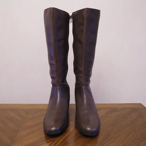 New COMPANY ELLEN TRACY Brown Leather Low Heel Knee High Boots Size 7B - Picture 1 of 7