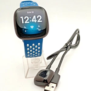 Fitbit Versa 3 Wristband Activity Tracker Black Blue Band *Magnetic Charge weak - Picture 1 of 24