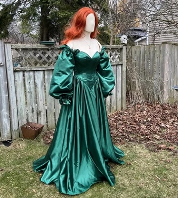 Moderno Vestido de Novia Verde Medieval Con Mangas Guerra Civil Formal Vestidos de Novia Foto 1 de 4