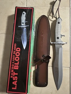 Nuevo Cuchillo Bowie Rambo Last Blood Heart Stopper y Pulsera de Cuero y Cuero Foto 1 de 4