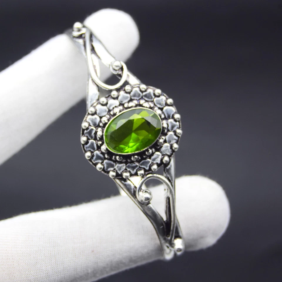 Brazalete ajustable de plata de ley 925 con piedras preciosas de peridoto verde" Foto 1 de 4