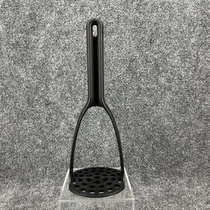 Pampered Chef Broyeur de pommes de terre en nylon noir #2317 - Photo 1/7