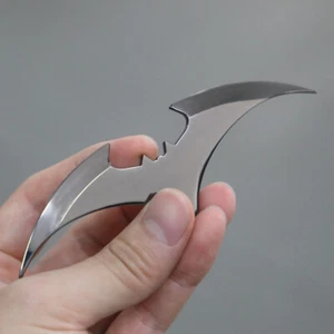 Cosplay Batman Robin Batarang Nightwing Batdart Superhéroe Accesorios de Arma Aleación - Imagen 1 de 12