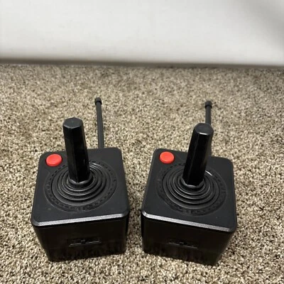 Joysticks de control remoto Atari 2600 SOLO inalámbricos lote de 2 sin probar Foto 1 de 4