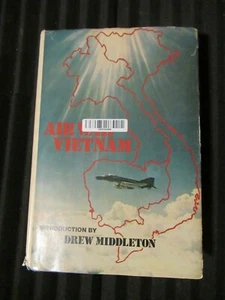 AIR WAR-VIETNAM, Drew Middleton (1978).. - Picture 1 of 12