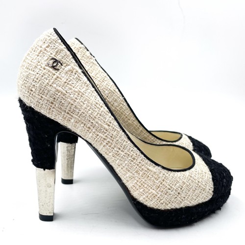 Decolte Chanel CC tweed plateau nero bianco tacco punta cappuccio slip on taglia 37 5 7 5