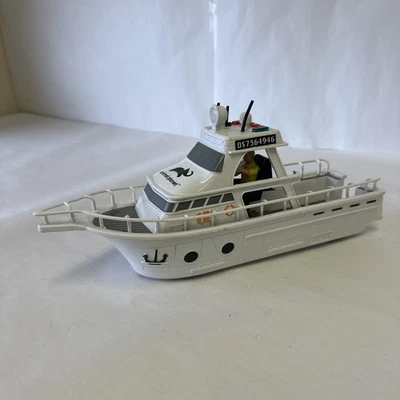 Animal Planet Shark Research Boat Toy - With Action Figure Tested Works - Image 1 of 4