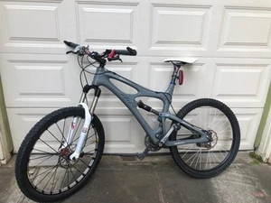 IBIS MOJO mountain bike LARGE UNUSED Carbon FRAME, Shimano, FOX MAKE ME AN OFFER - Picture 1 of 10
