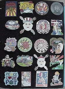 100 ICONIC 60 ANNIVERSARY GRATEFUL DEAD RELIX DEAD HEAD ASSRTD METAL HAT PINS - Picture 1 of 3