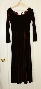Kleines weinrotes Samt Langarm Kleid Moda International lang burgund zierlich - Bild 1 von 6