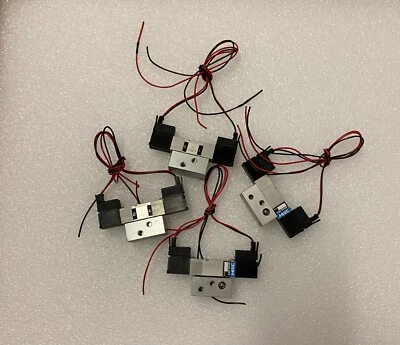 Electroválvula 4EA Koganei A040-4E2.  DC24V Foto 1 de 2