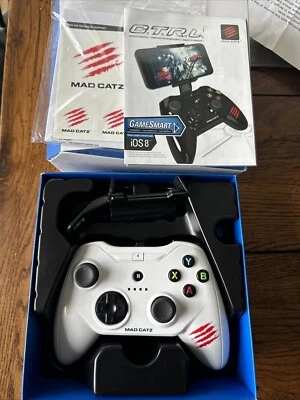 Mad Catz C.T.R.L. Mobile Gamepad for Apple Devices White - Image 1 of 2