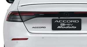 LOGO 2023-24 ACUERDO Y MARCA H TRASERO EMBLEMA INSIGNIA CALCOMANÍAS GENUINAS HONDA SEDÁN - Imagen 1 de 8
