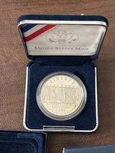 2007-P LITTLE ROCK HIGH DESEGREGATION PROOF SILVER DOLLAR - MINT BOX w/ COA - Picture 1 of 2
