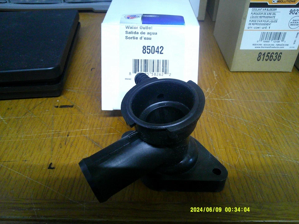 Cuello de relleno de refrigerante Carquest Premium 85042 para algunos Chry, Dodge y Plymouth 2,4 L Foto 1 de 1