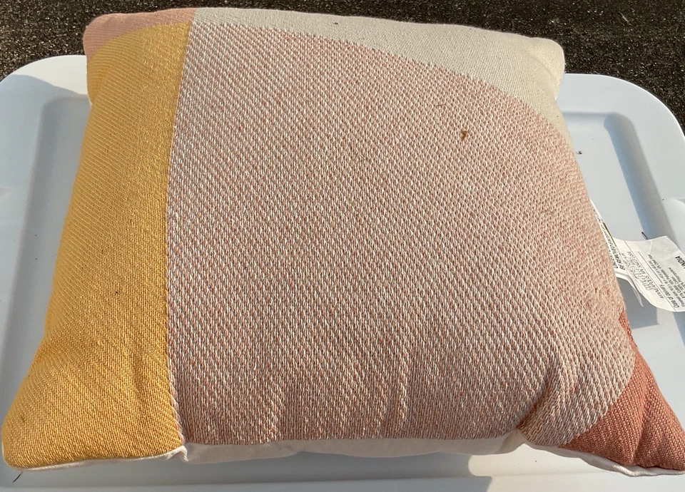 Almohada decorativa nueva de Target Foto 1 de 1